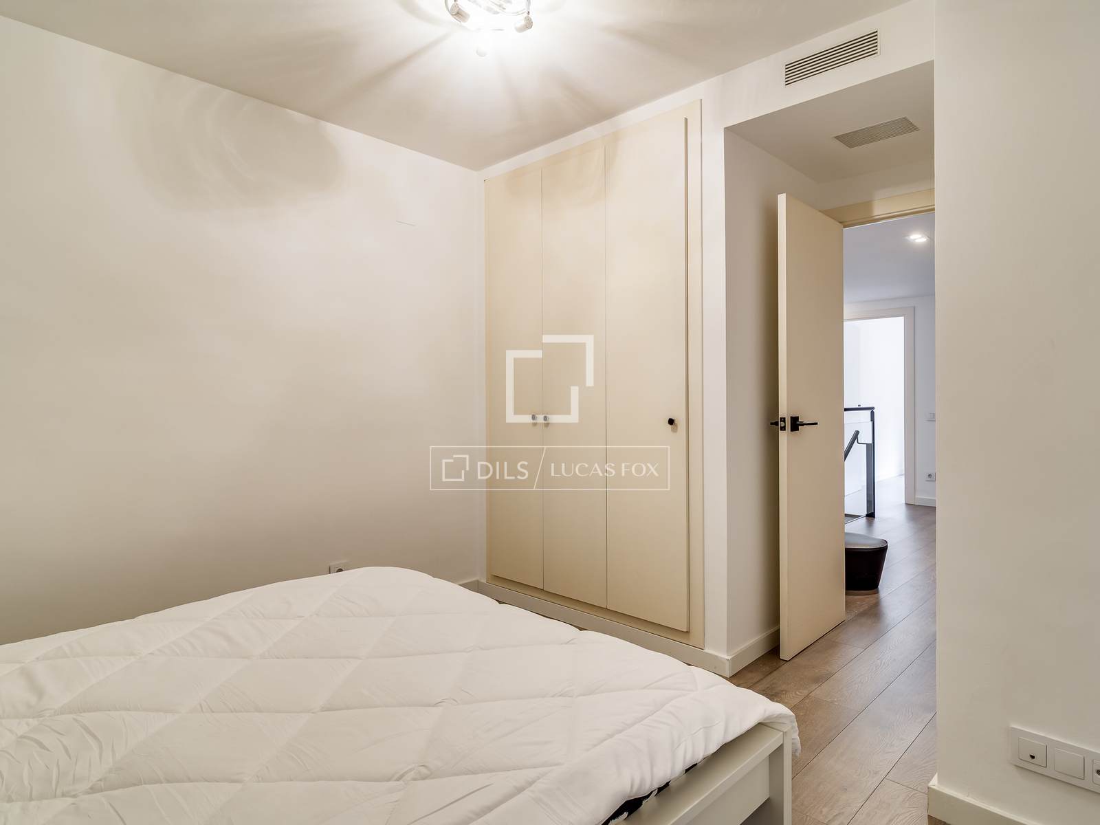 Apartamento en Barcelona, España 3 dormitorios, 135 m2 No. 164881