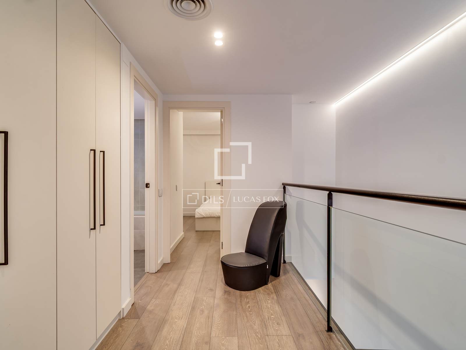 Apartamento en Barcelona, España 3 dormitorios, 135 m2 No. 164881