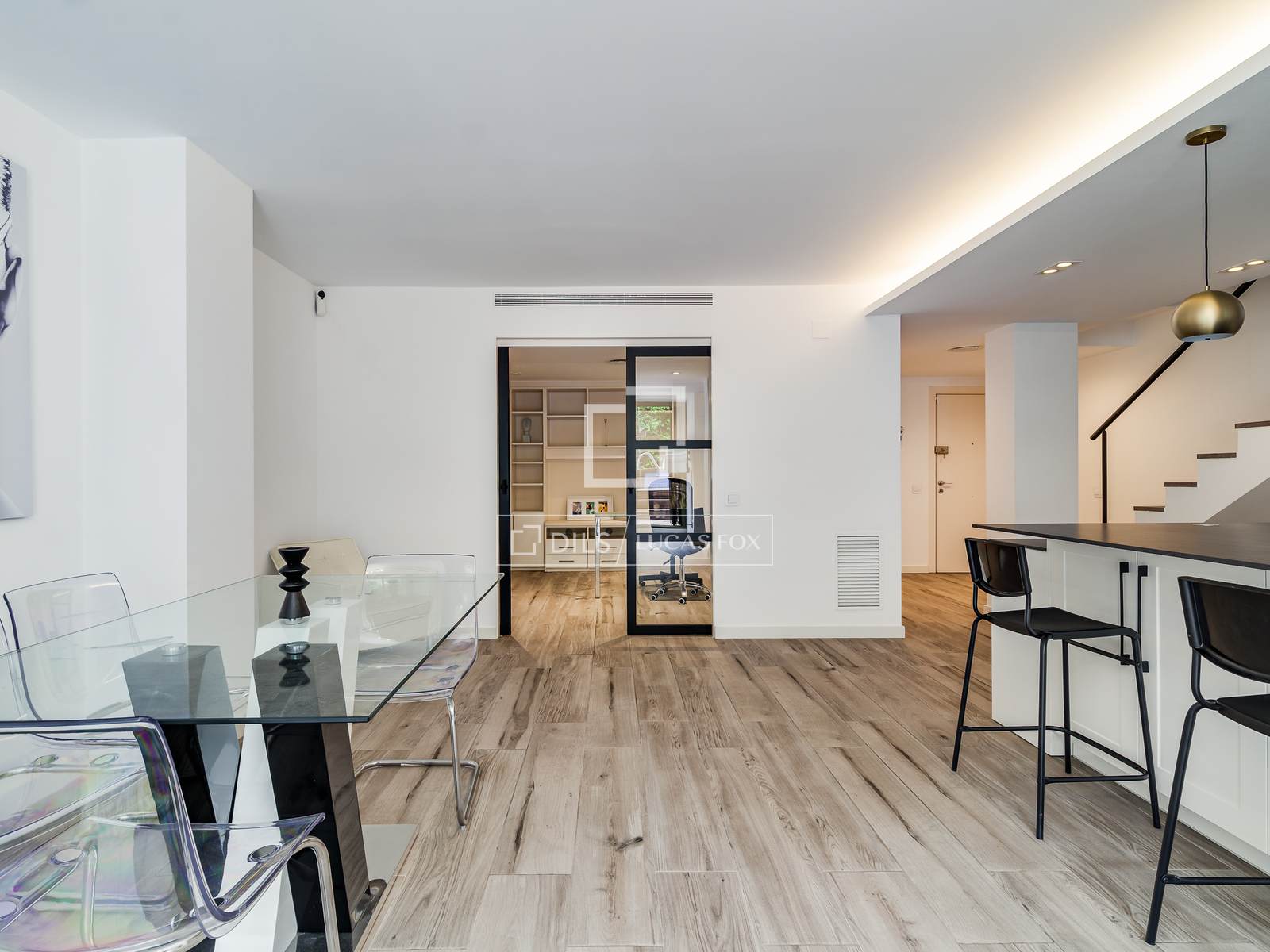 Apartamento en Barcelona, España 3 dormitorios, 135 m2 No. 164881