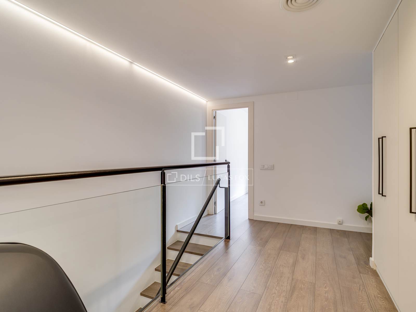 Apartamento en Barcelona, España 3 dormitorios, 135 m2 No. 164881