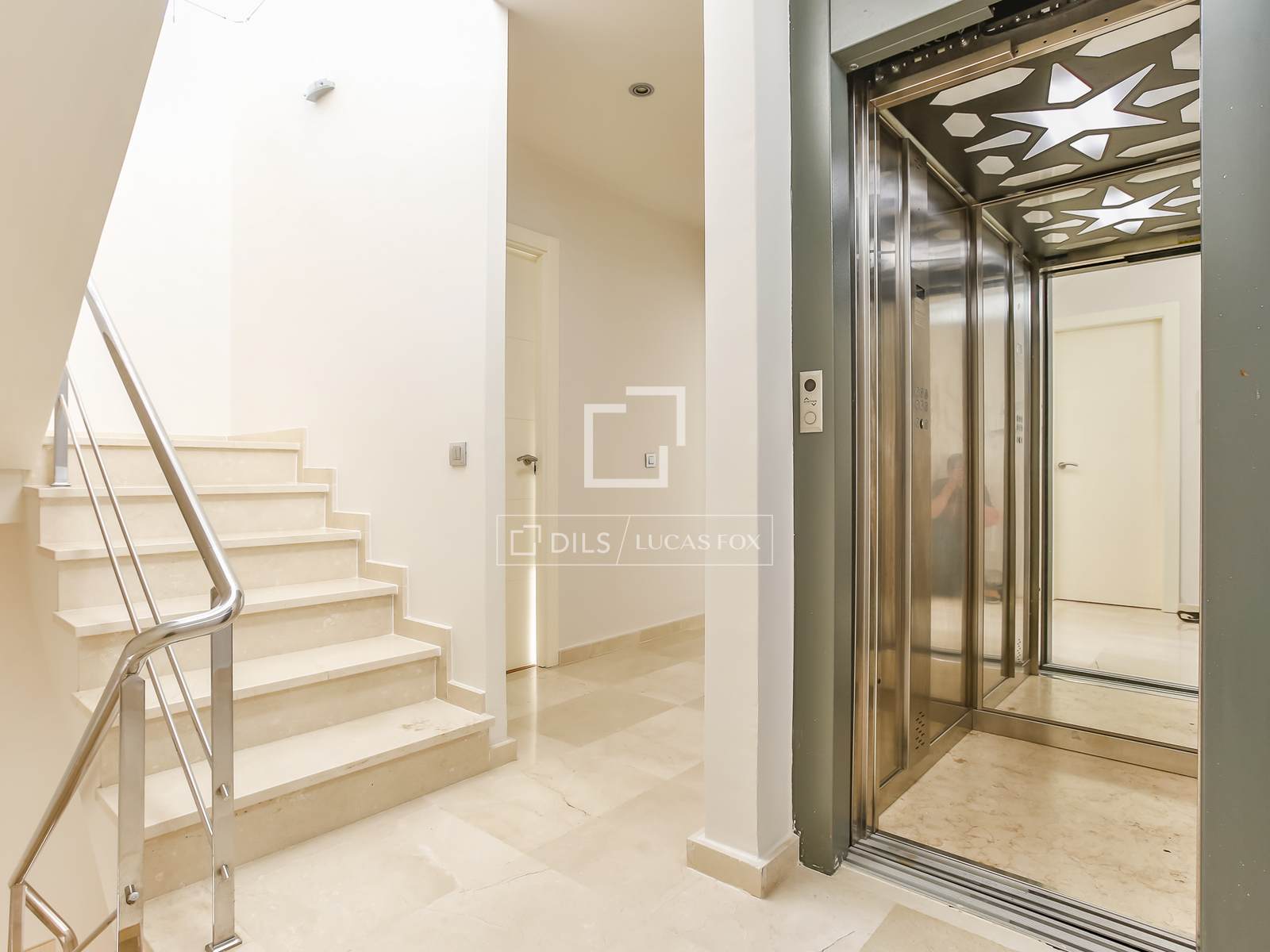 Villa in Sitges, Barcelona, Spanien 5 Schlafzimmer, 448 m2 Nr. 164886