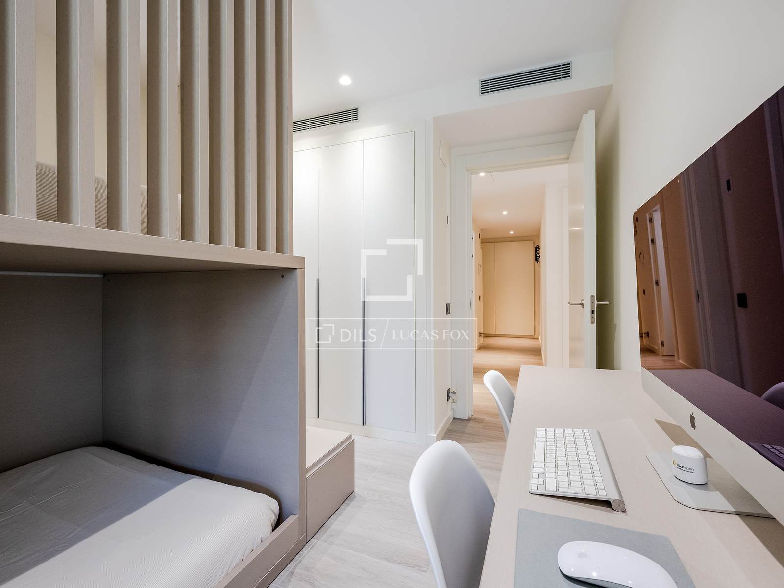 Apartment à Esplugues de Llobregat, Barcelona, Espagne 3 chambres, 120 m2 No. 164882