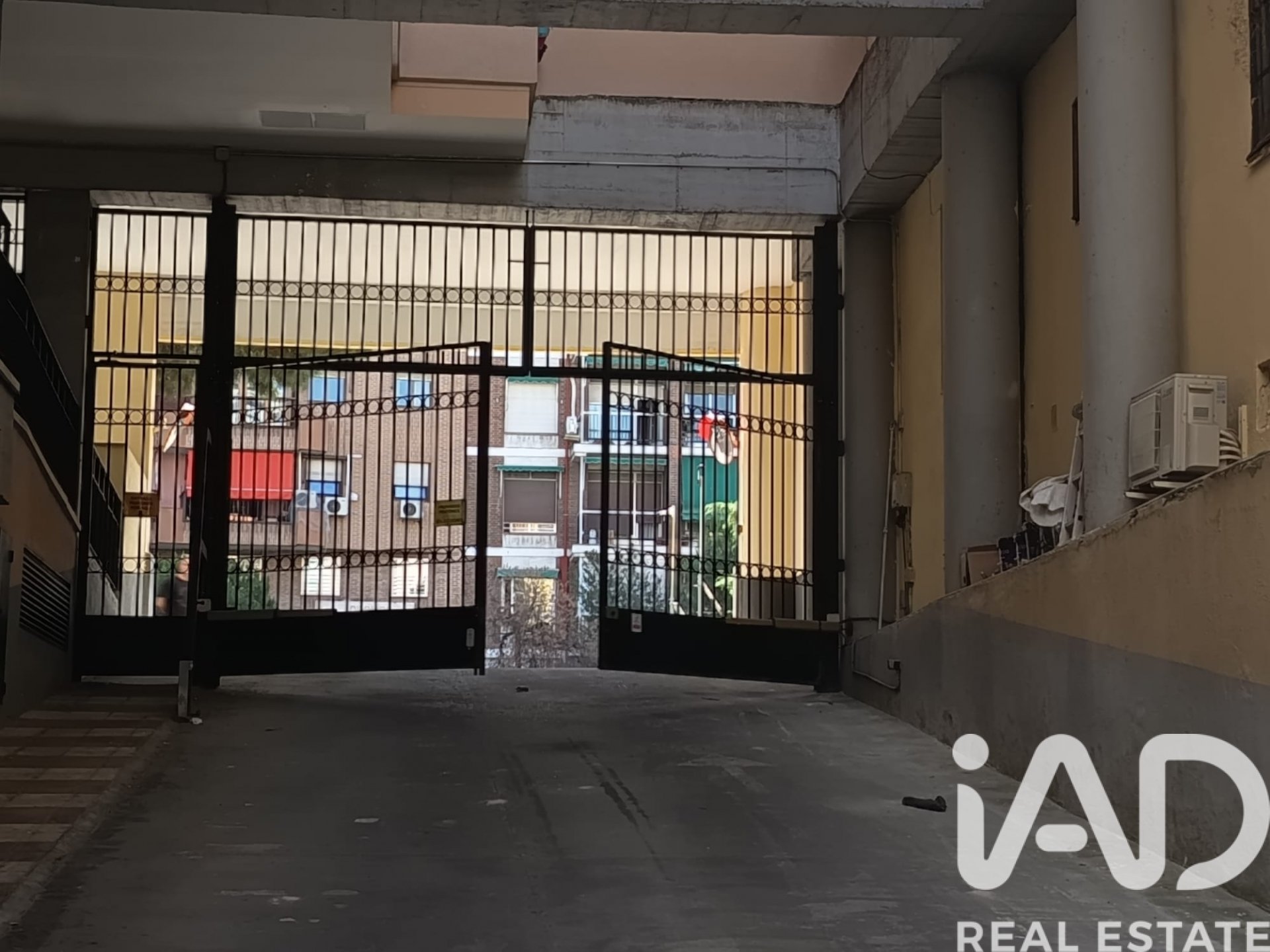 Autotallit Madrid, Espanja 14.5 m2 No. 184707
