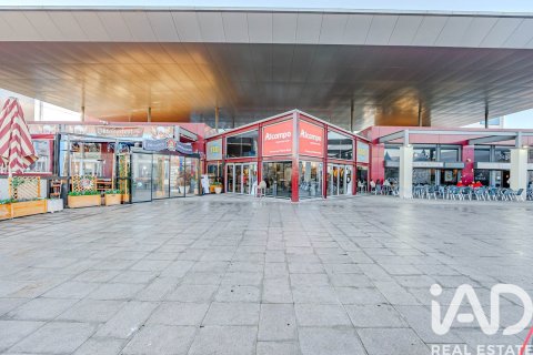 Commercial property à Rivas-Vaciamadrid, Madrid, Espagne 1 chambre, 209 m2 No. 188494