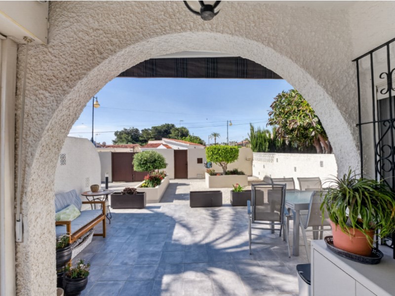Villa à Torrevieja, Alicante, Espagne 3 chambres,  No. 189360