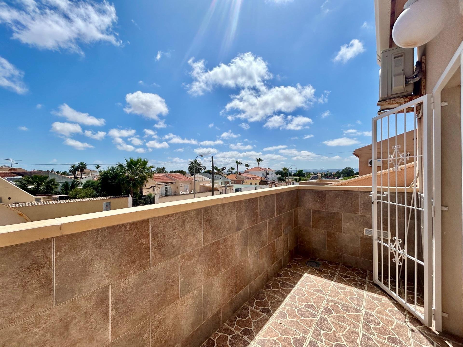 Villa à Torrevieja, Alicante, Espagne 3 chambres, 115 m2 No. 189358
