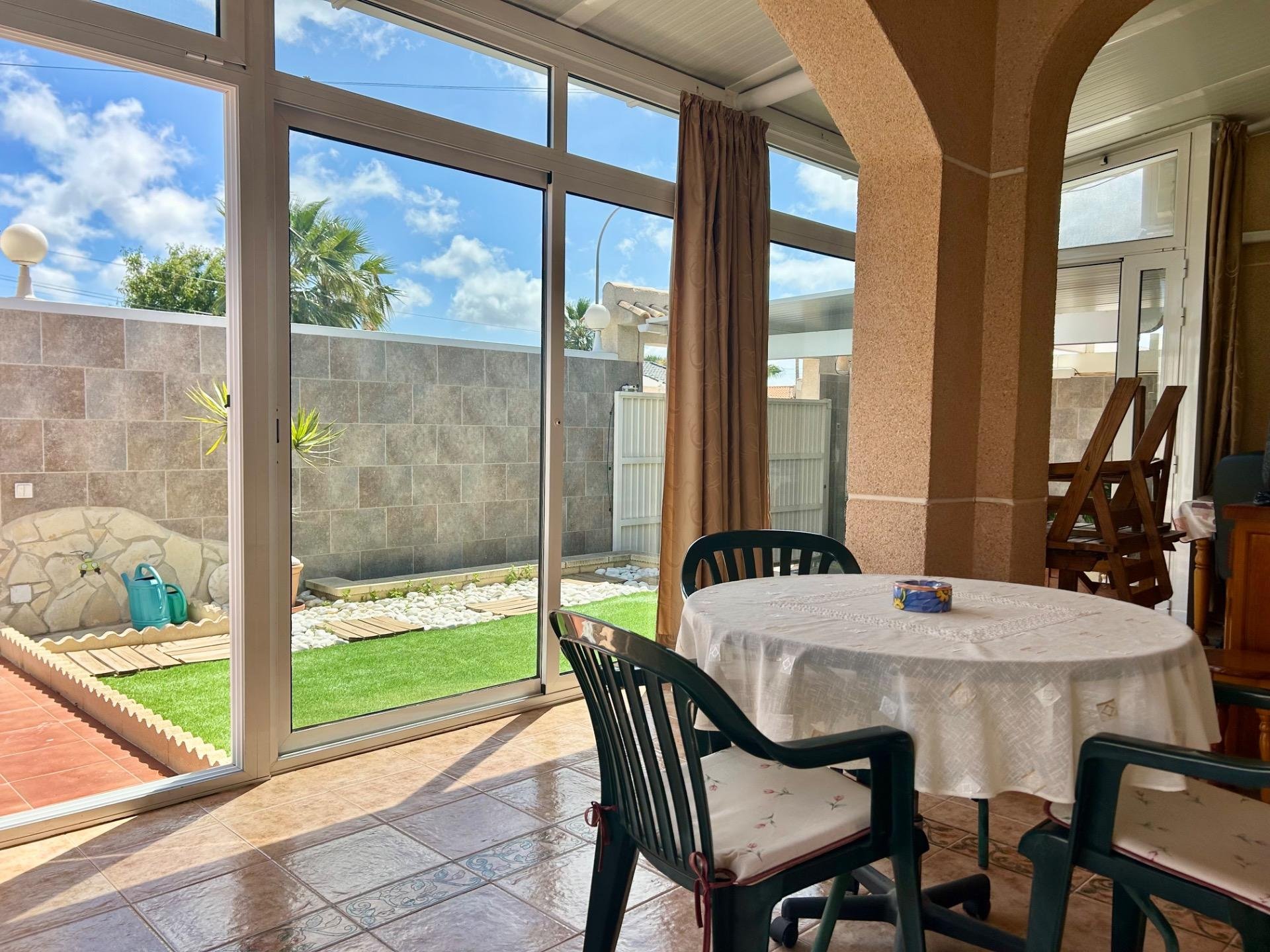 Villa à Torrevieja, Alicante, Espagne 3 chambres, 115 m2 No. 189358