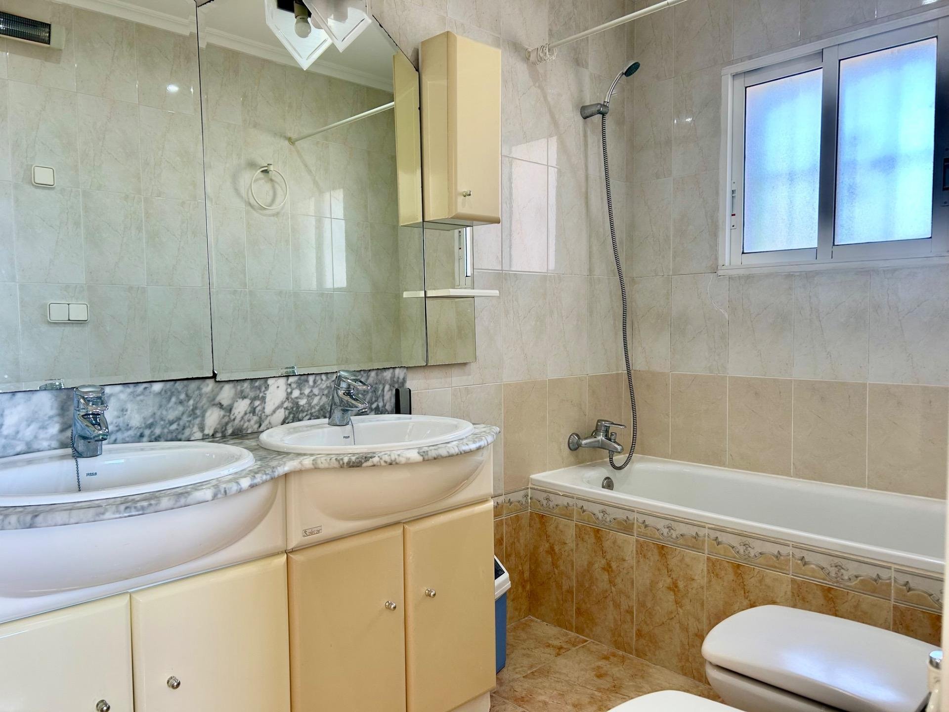 Villa à Torrevieja, Alicante, Espagne 3 chambres, 115 m2 No. 189358