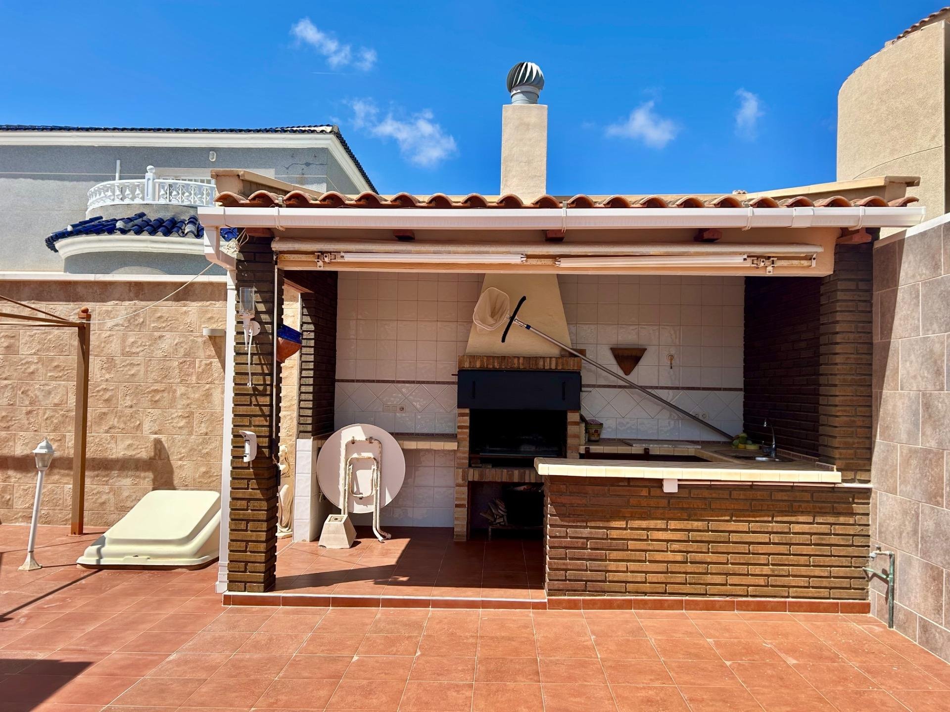 Villa à Torrevieja, Alicante, Espagne 3 chambres, 115 m2 No. 189358