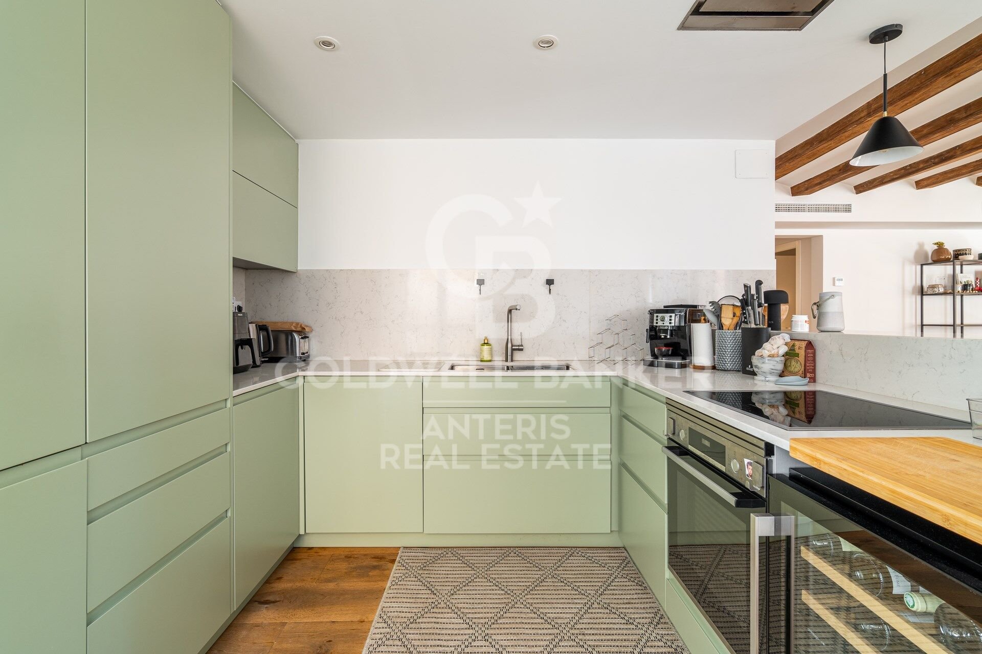 Kattohuoneisto Barcelona, Espanja 2 makuuhuonetta, 172 m2 No. 157338