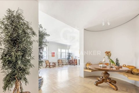Huoneisto Madrid, Espanja 3 makuuhuonetta, 204 m2 No. 157342