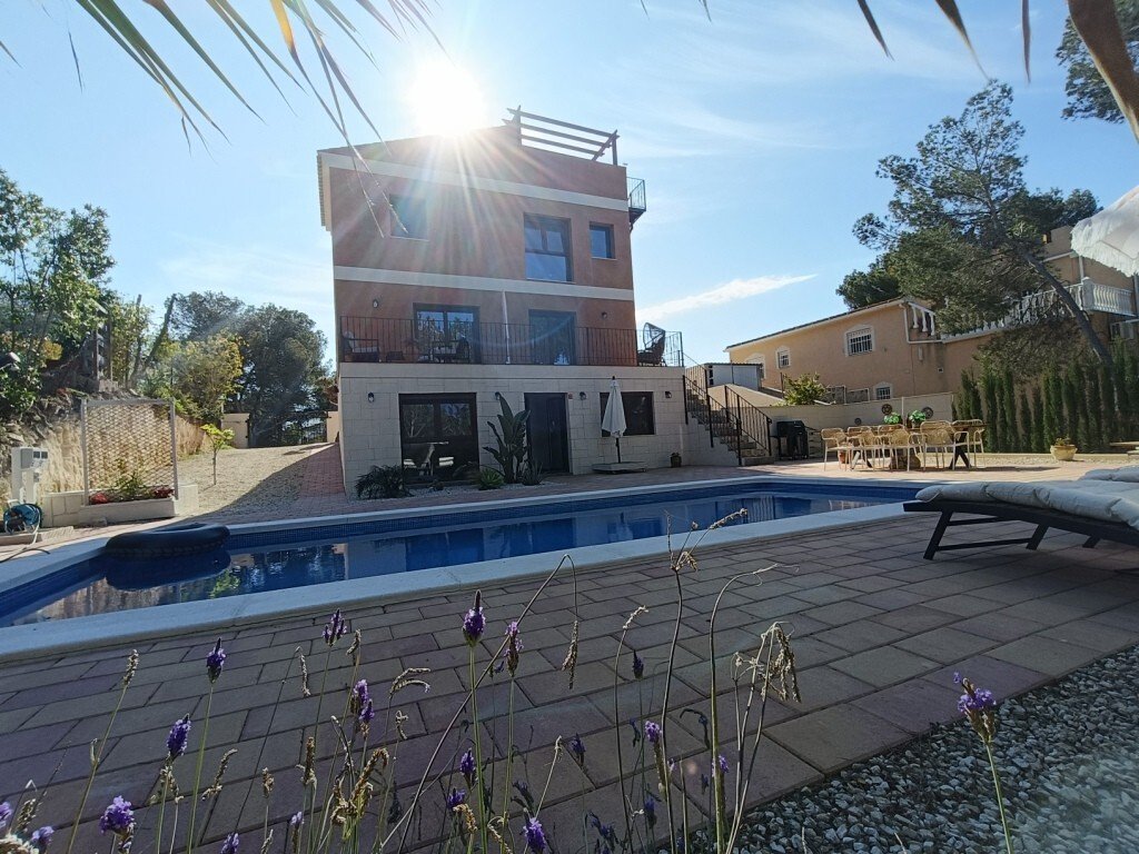 Villa en Pinar De Campoverde, Alicante, España 5 dormitorios, 256 m2 No. 193756