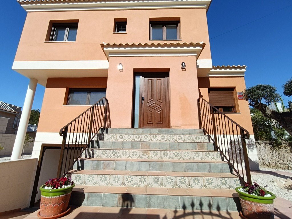 Villa en Pinar De Campoverde, Alicante, España 5 dormitorios, 256 m2 No. 193756
