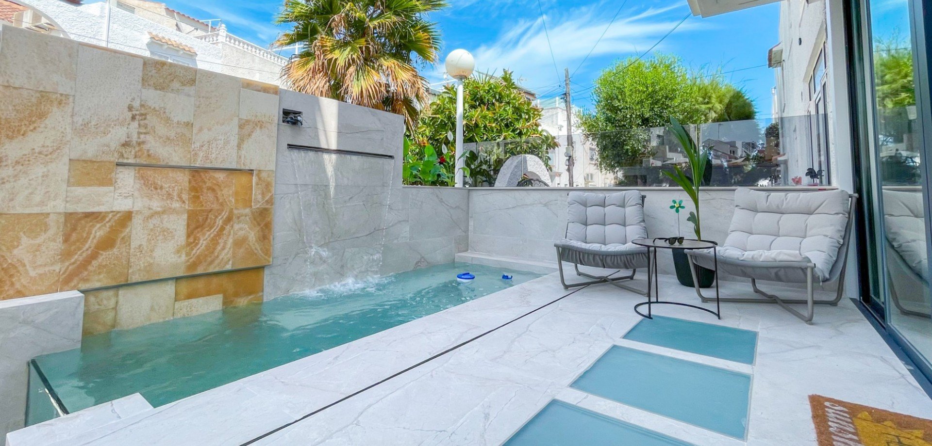 Townhouse à Torrevieja, Alicante, Espagne 3 chambres, 160 m2 No. 193755