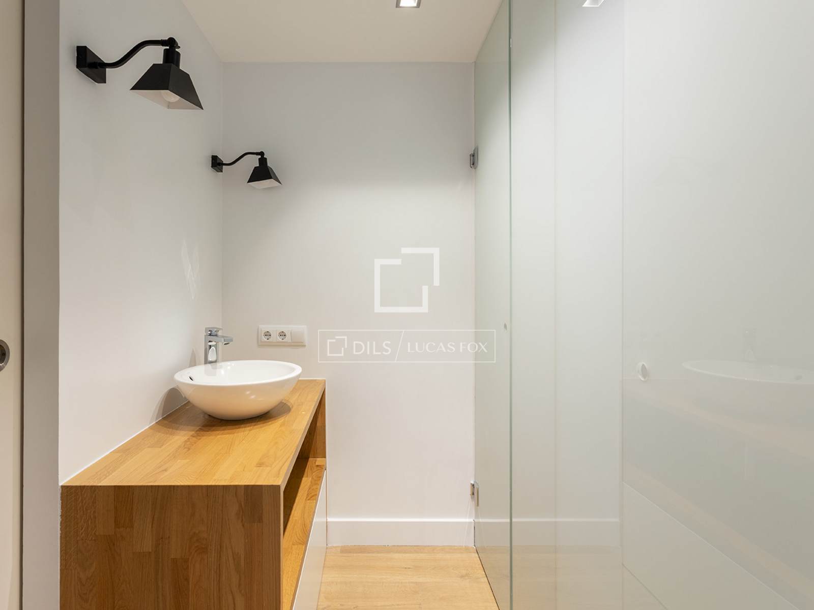 Apartment à Barcelona, Espagne 3 chambres, 103 m2 No. 192564