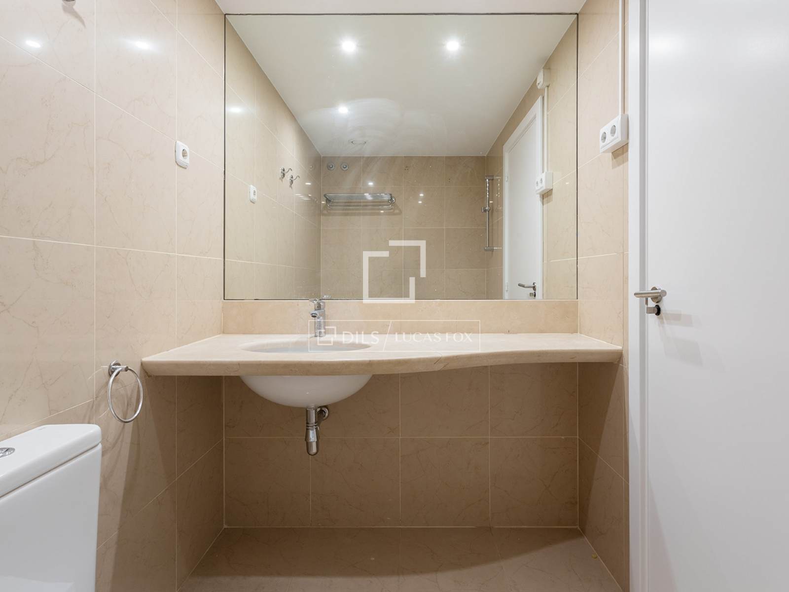 Apartment à Barcelona, Espagne 3 chambres, 103 m2 No. 192564