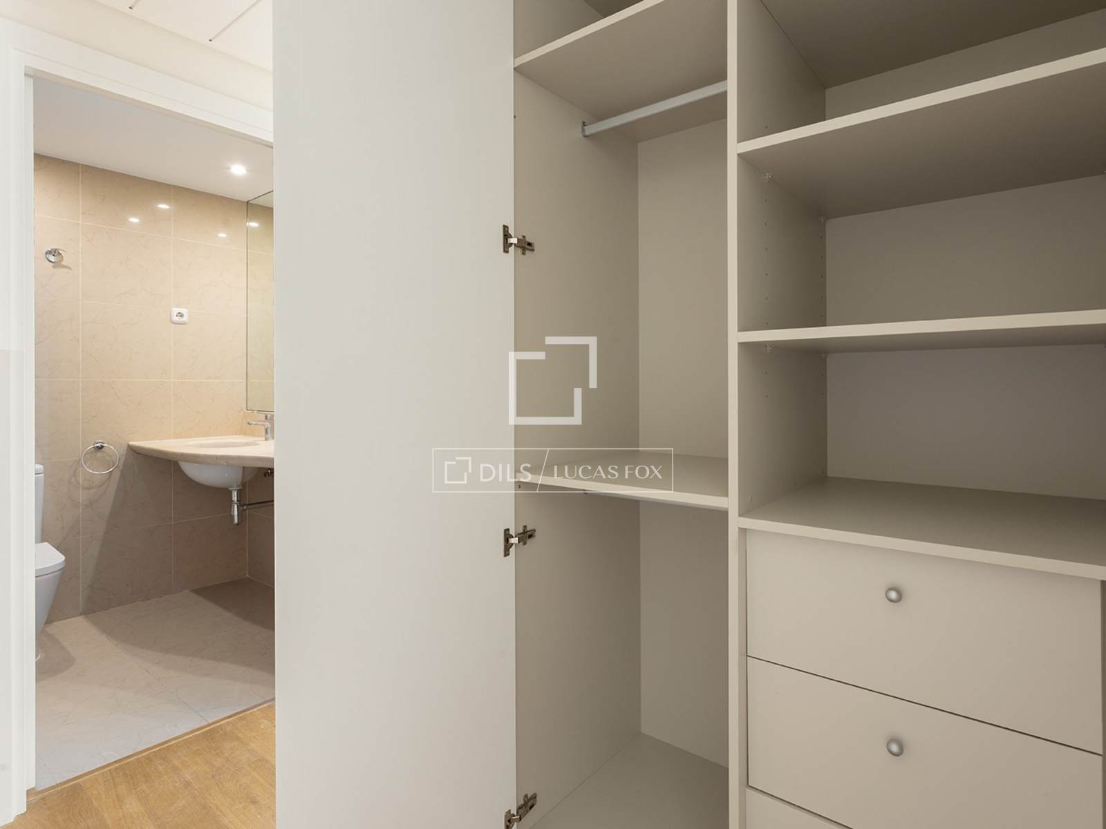 Apartment à Barcelona, Espagne 3 chambres, 103 m2 No. 192564