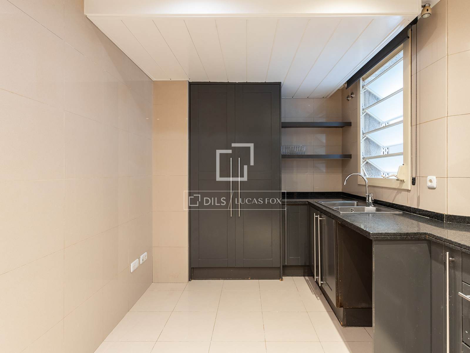 Apartment à Barcelona, Espagne 3 chambres, 103 m2 No. 192564