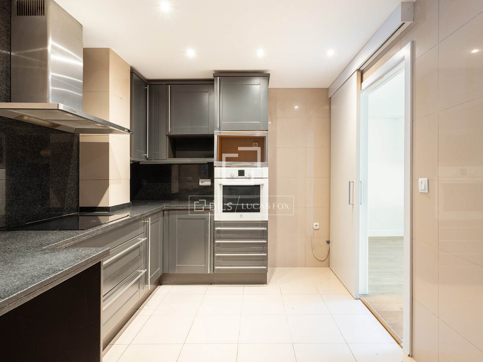 Apartment à Barcelona, Espagne 3 chambres, 103 m2 No. 192564