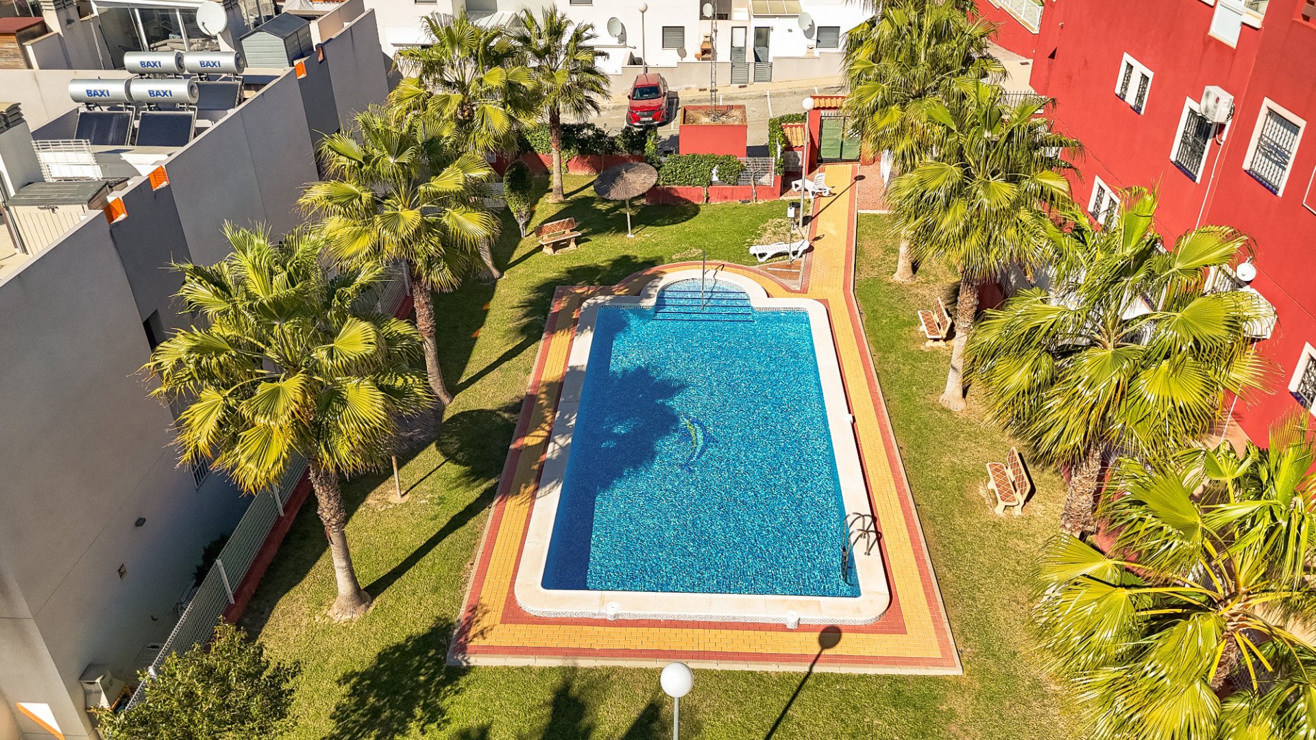 Bungalowi Torrevieja, Alicante, Espanja 2 makuuhuonetta, 61 m2 No. 156080