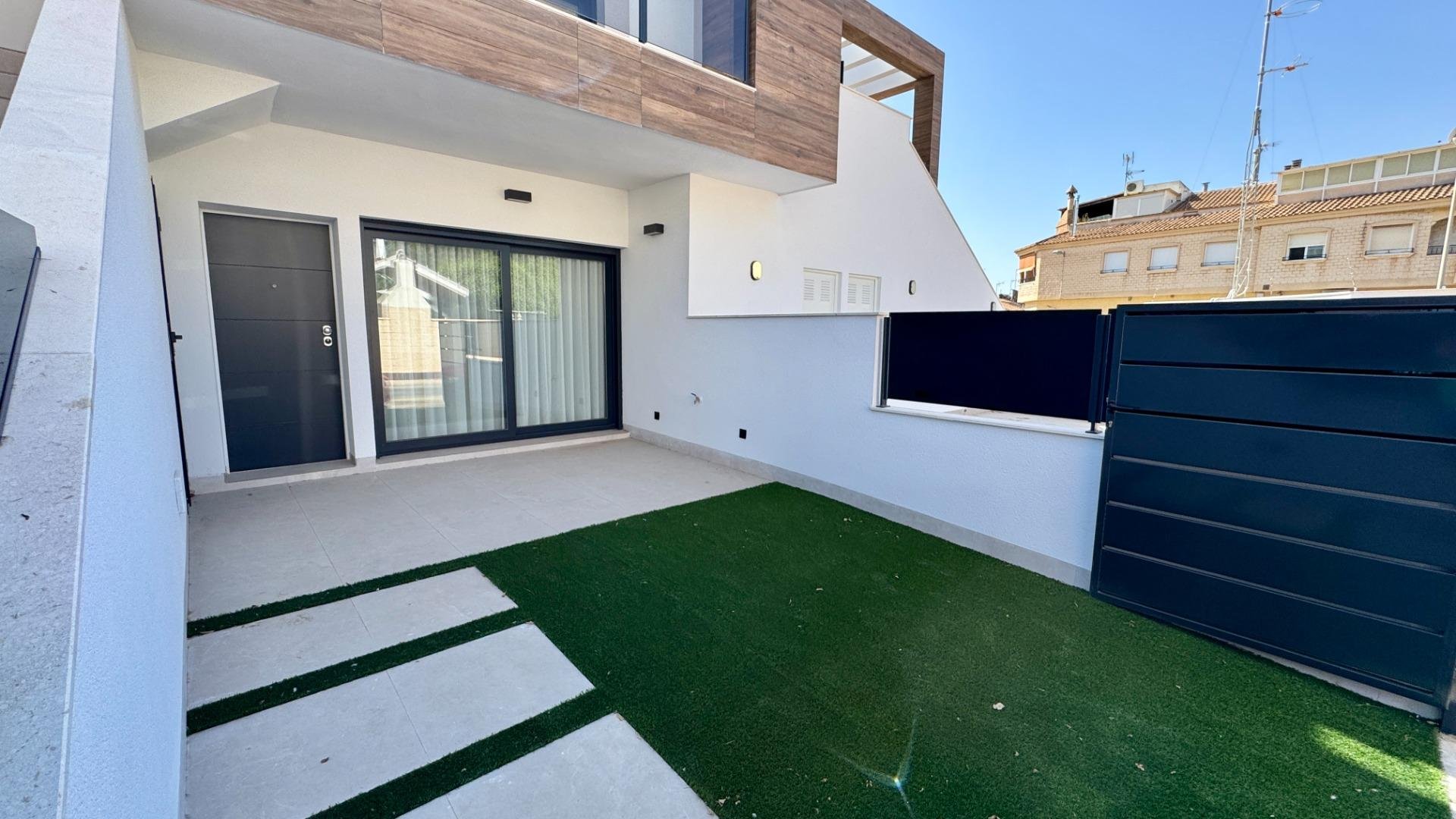 Bungalow i San Pedro del Pinatar, Murcia, Spanien 2 sovrum, 79 kvm. Nr. 156078