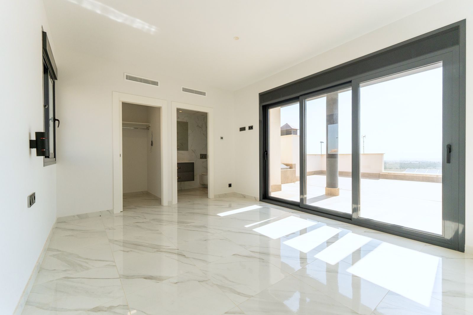 Villa en San Miguel de Salinas, Alicante, España 210 m2 No. 181674