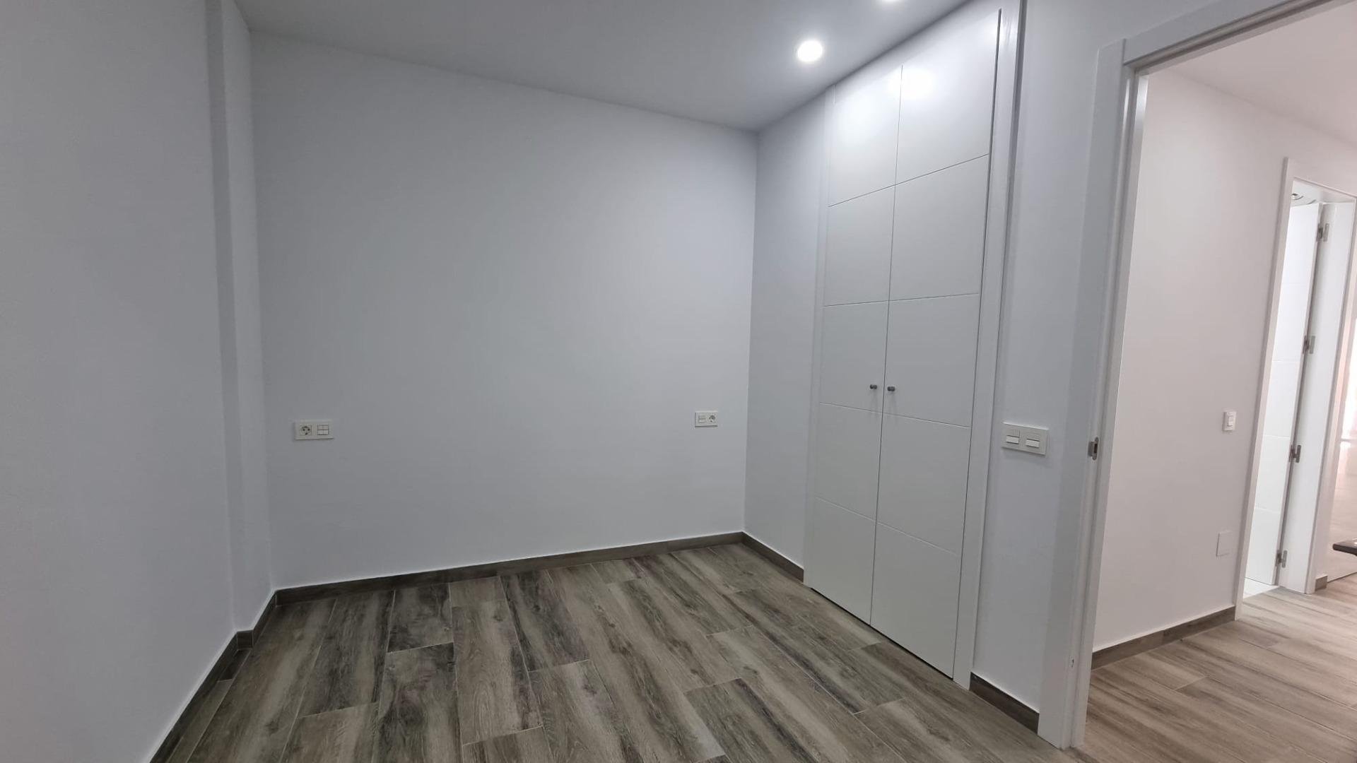 Apartamento en Torrevieja, Alicante, España 3 dormitorios, 108 m2 No. 109440