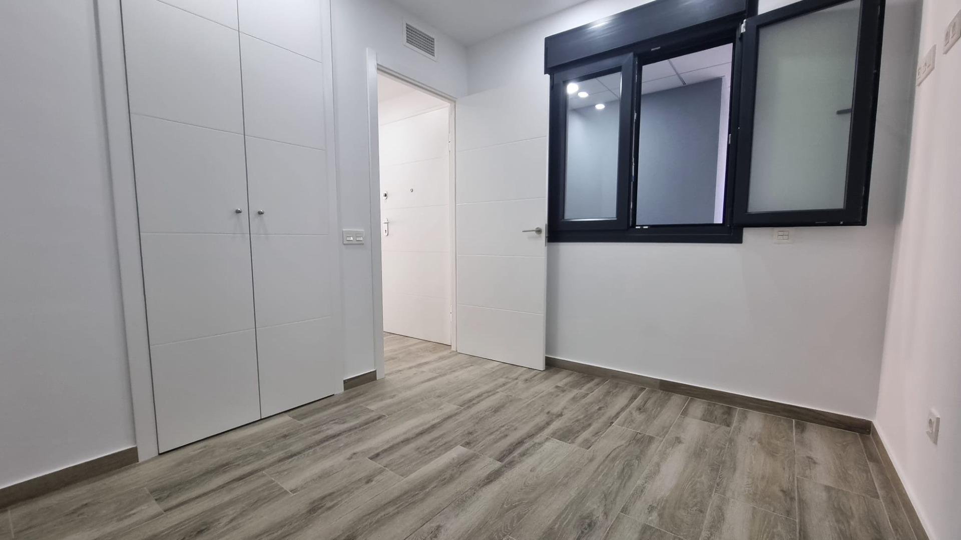 Apartamento en Torrevieja, Alicante, España 3 dormitorios, 108 m2 No. 109440