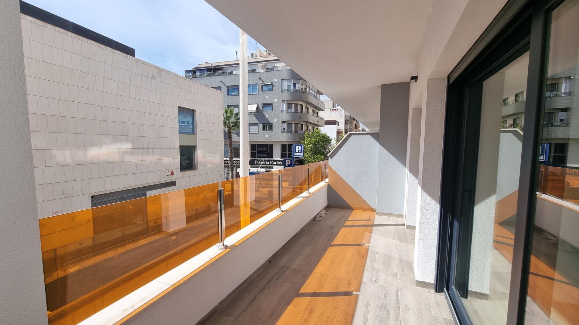 Apartamento en Torrevieja, Alicante, España 3 dormitorios, 108 m2 No. 109440