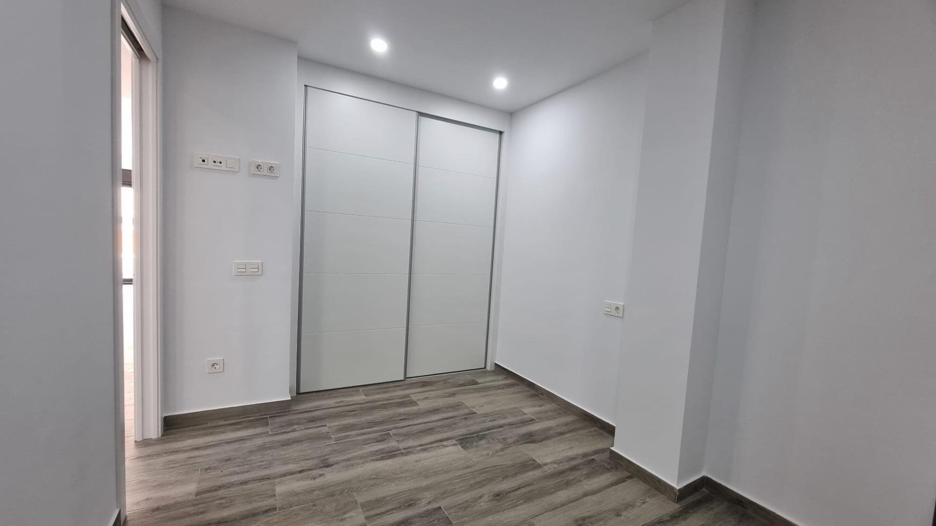 Apartamento en Torrevieja, Alicante, España 3 dormitorios, 108 m2 No. 109440