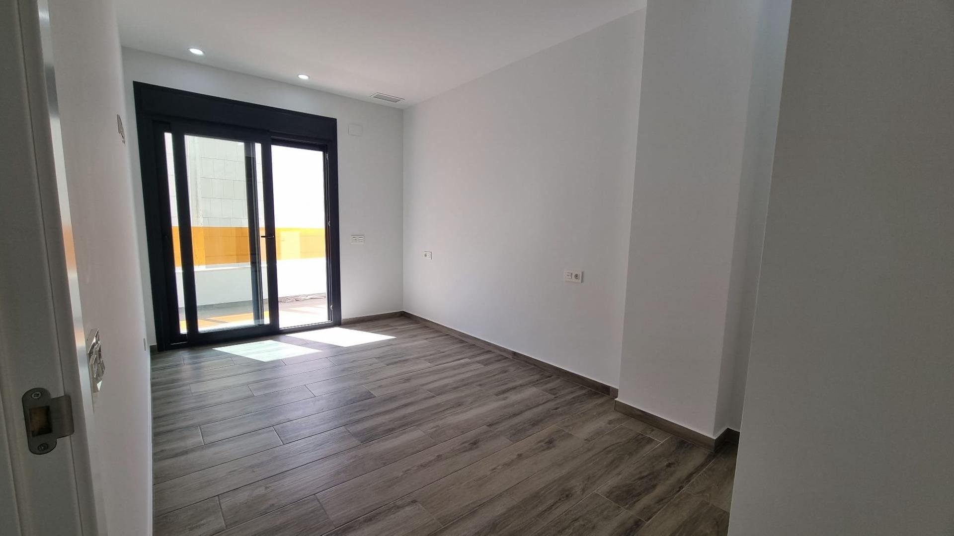 Apartamento en Torrevieja, Alicante, España 3 dormitorios, 108 m2 No. 109440