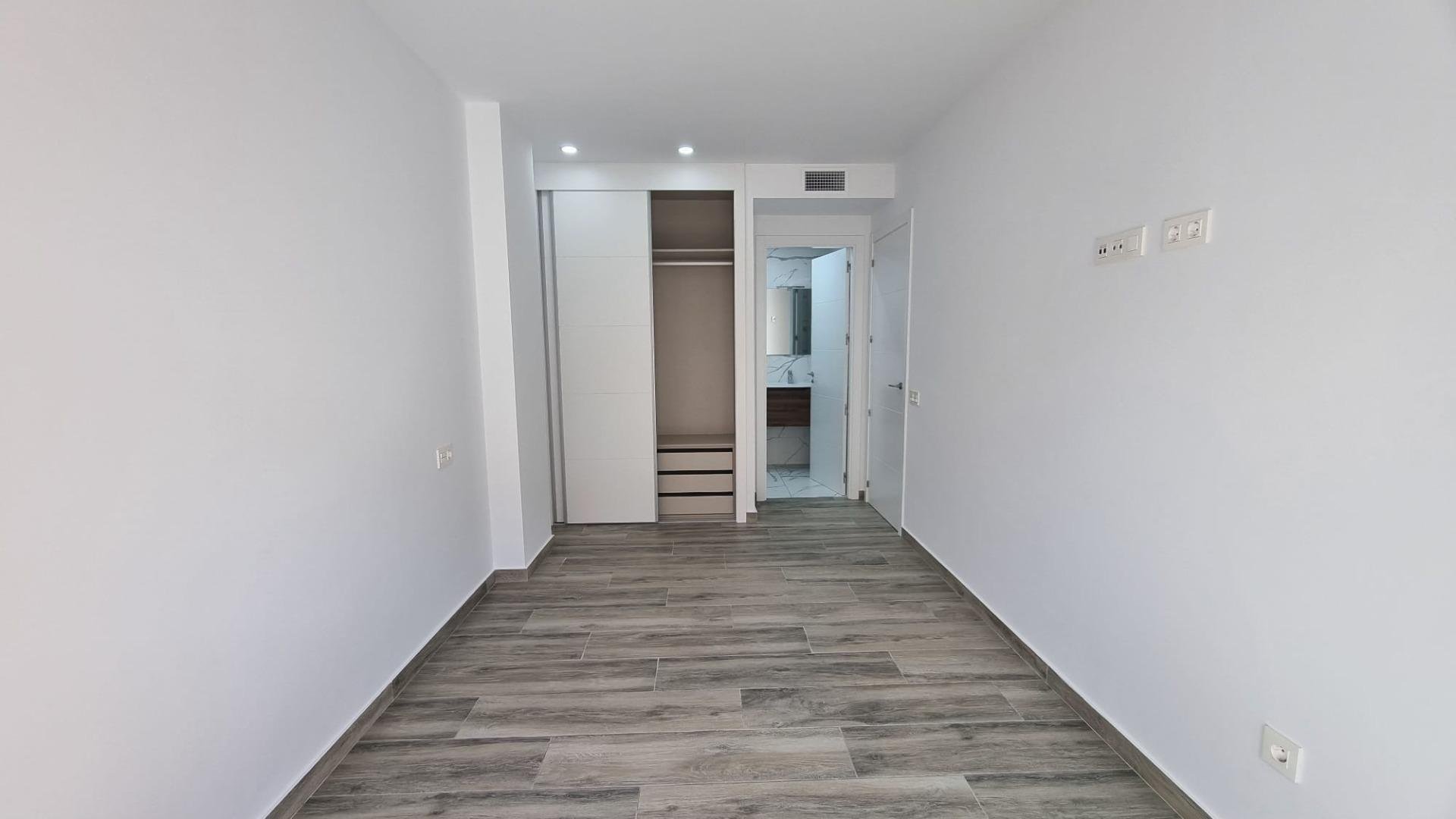 Apartamento en Torrevieja, Alicante, España 3 dormitorios, 108 m2 No. 109440