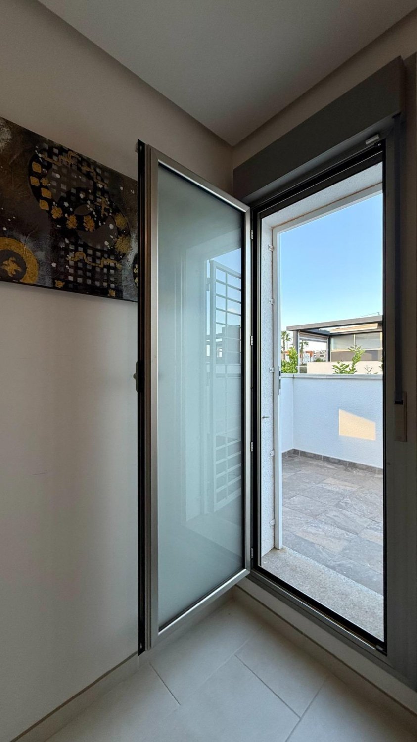 Apartamento en Torrevieja, Alicante, España 3 dormitorios, 99 m2 No. 144362