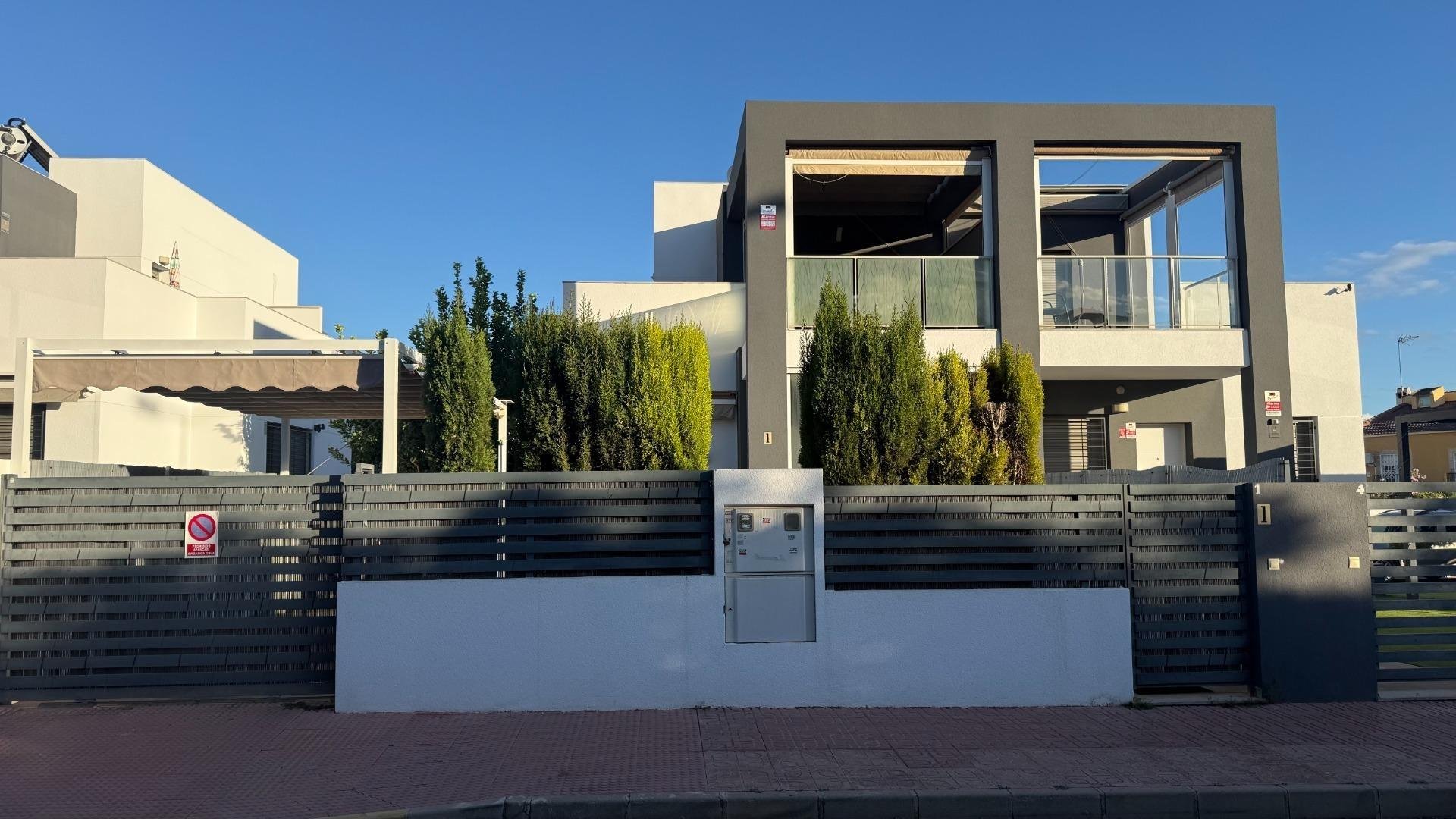Apartamento en Torrevieja, Alicante, España 3 dormitorios, 99 m2 No. 144362