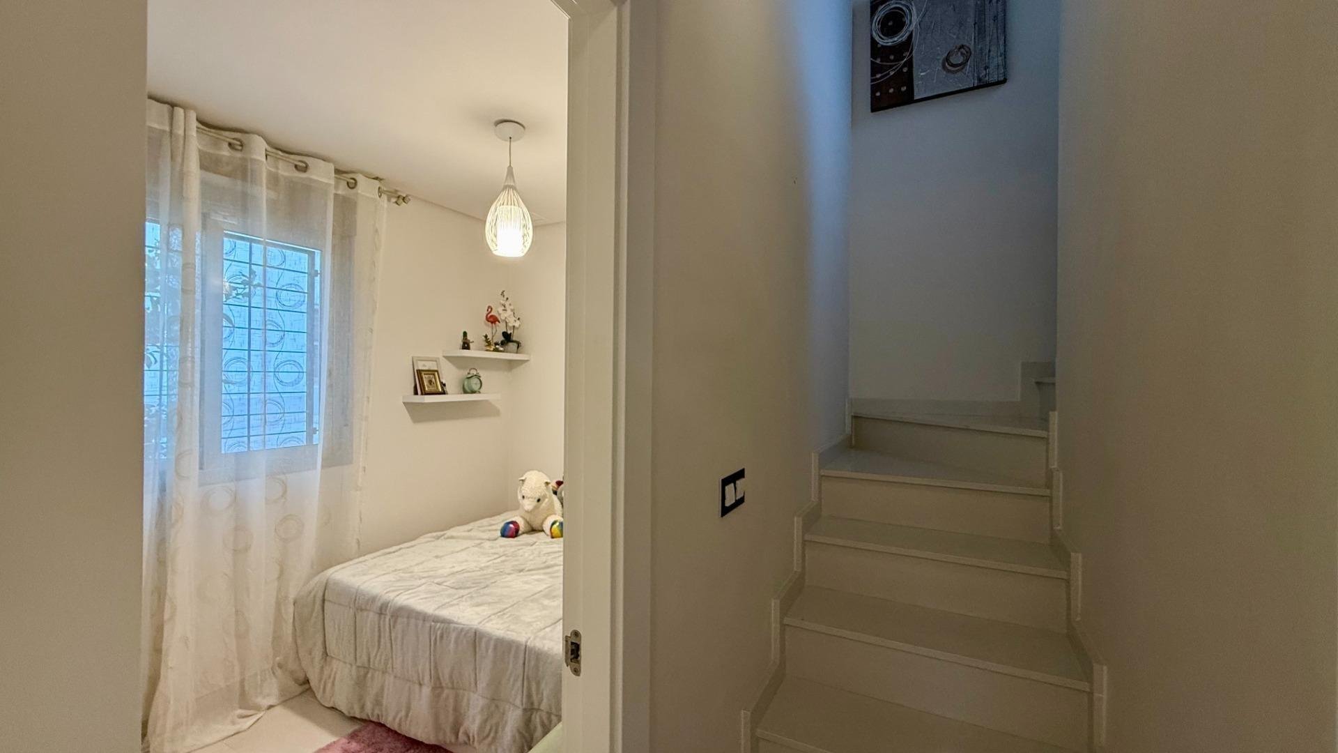 Apartamento en Torrevieja, Alicante, España 3 dormitorios, 99 m2 No. 144362
