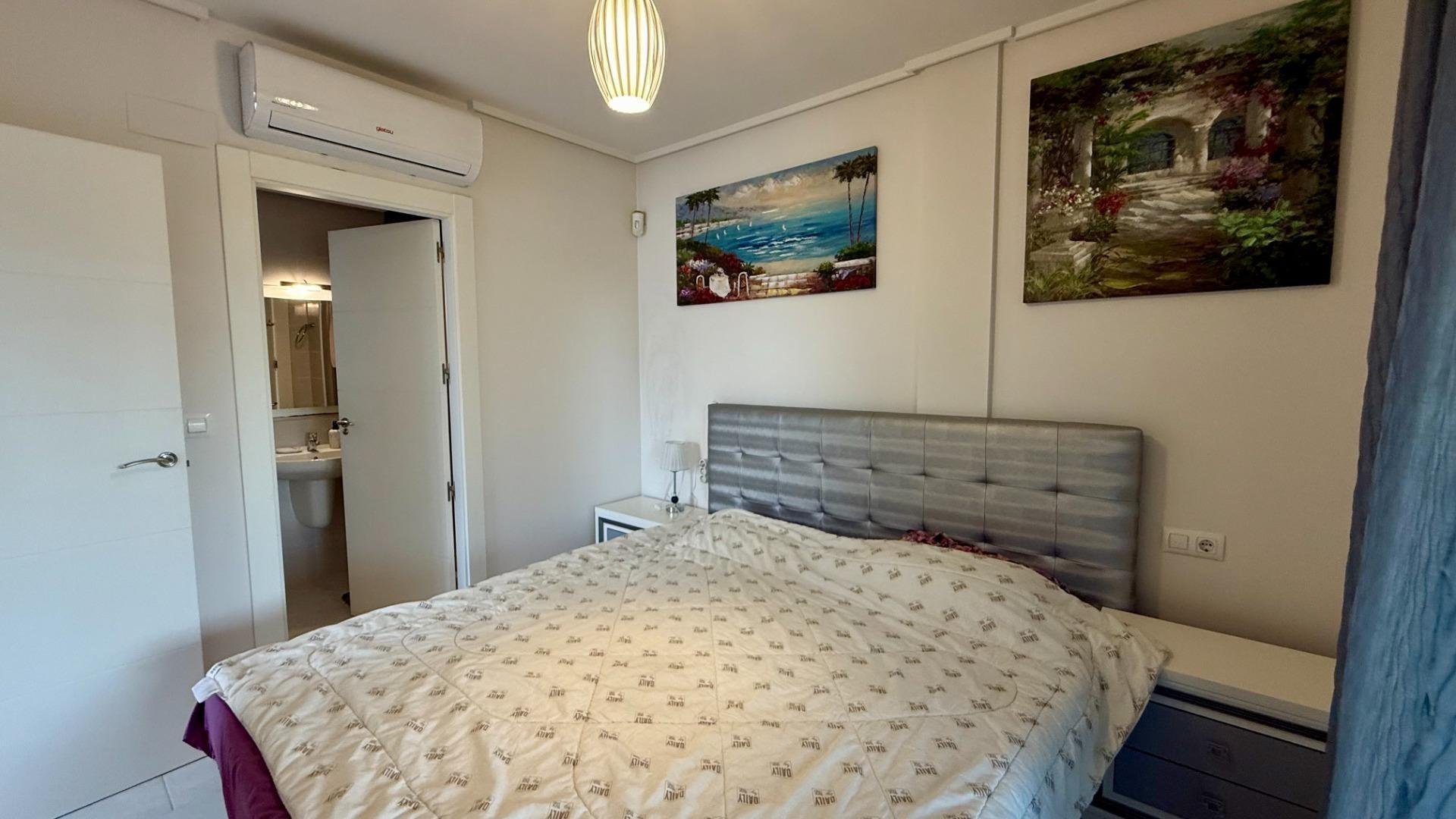 Apartamento en Torrevieja, Alicante, España 3 dormitorios, 99 m2 No. 144362