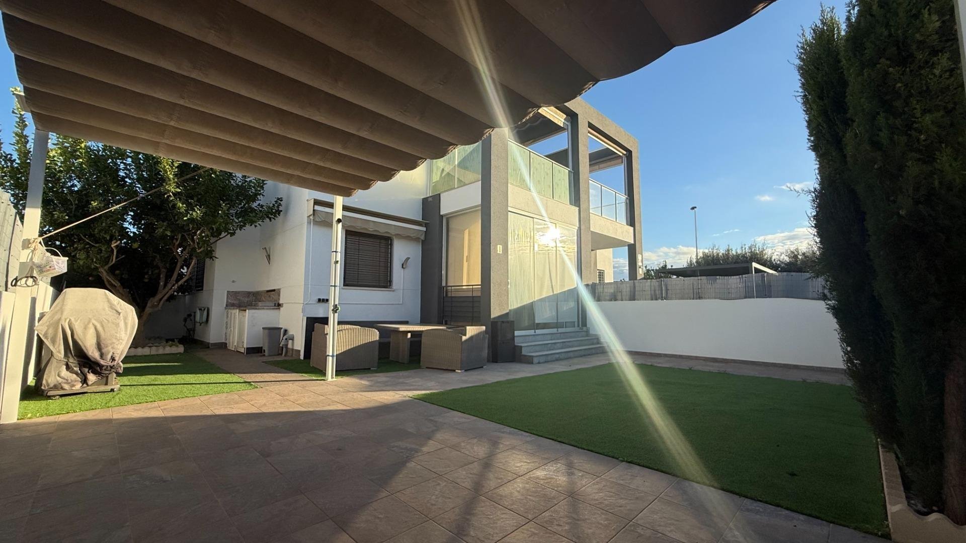 Apartamento en Torrevieja, Alicante, España 3 dormitorios, 99 m2 No. 144362