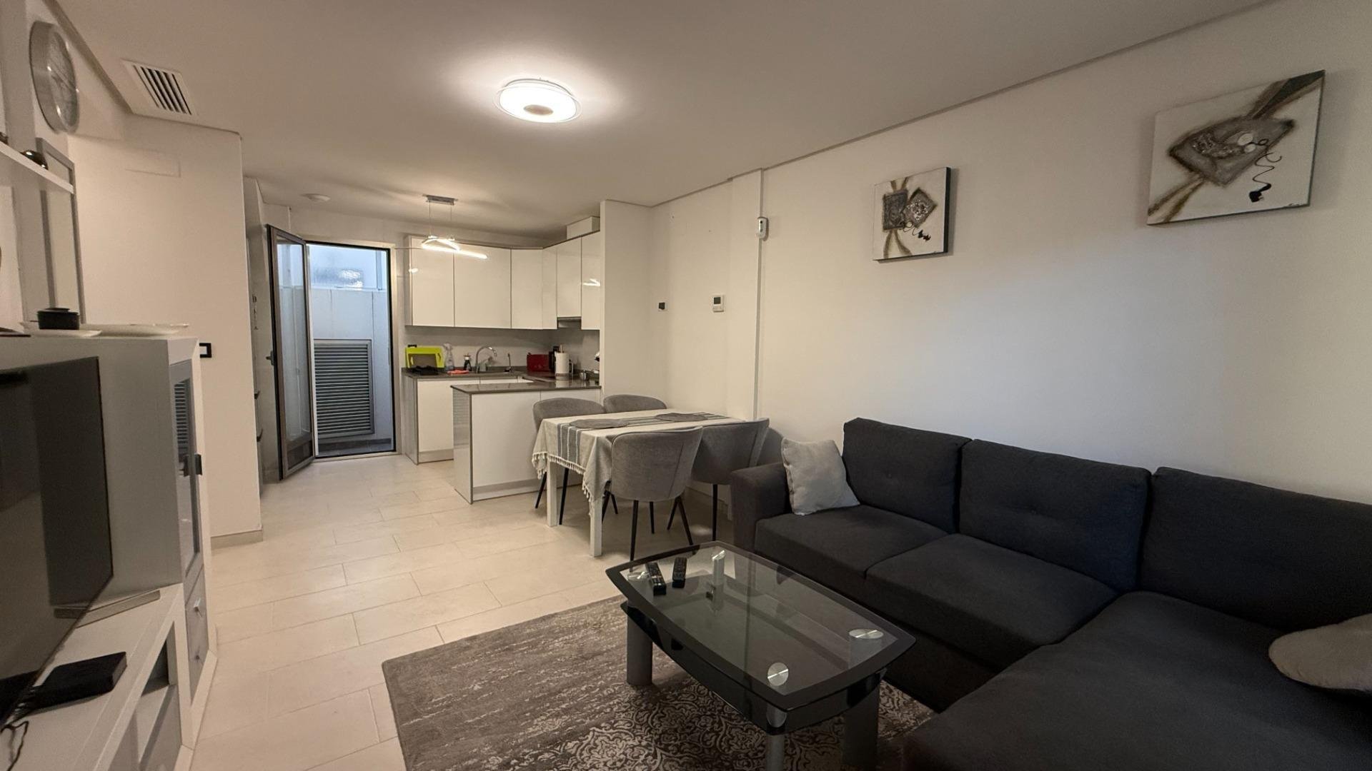 Apartamento en Torrevieja, Alicante, España 3 dormitorios, 99 m2 No. 144362