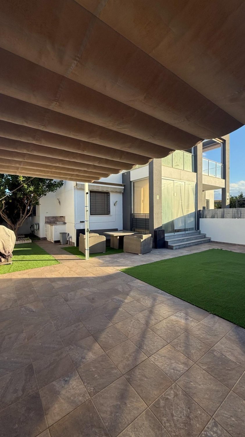Apartamento en Torrevieja, Alicante, España 3 dormitorios, 99 m2 No. 144362