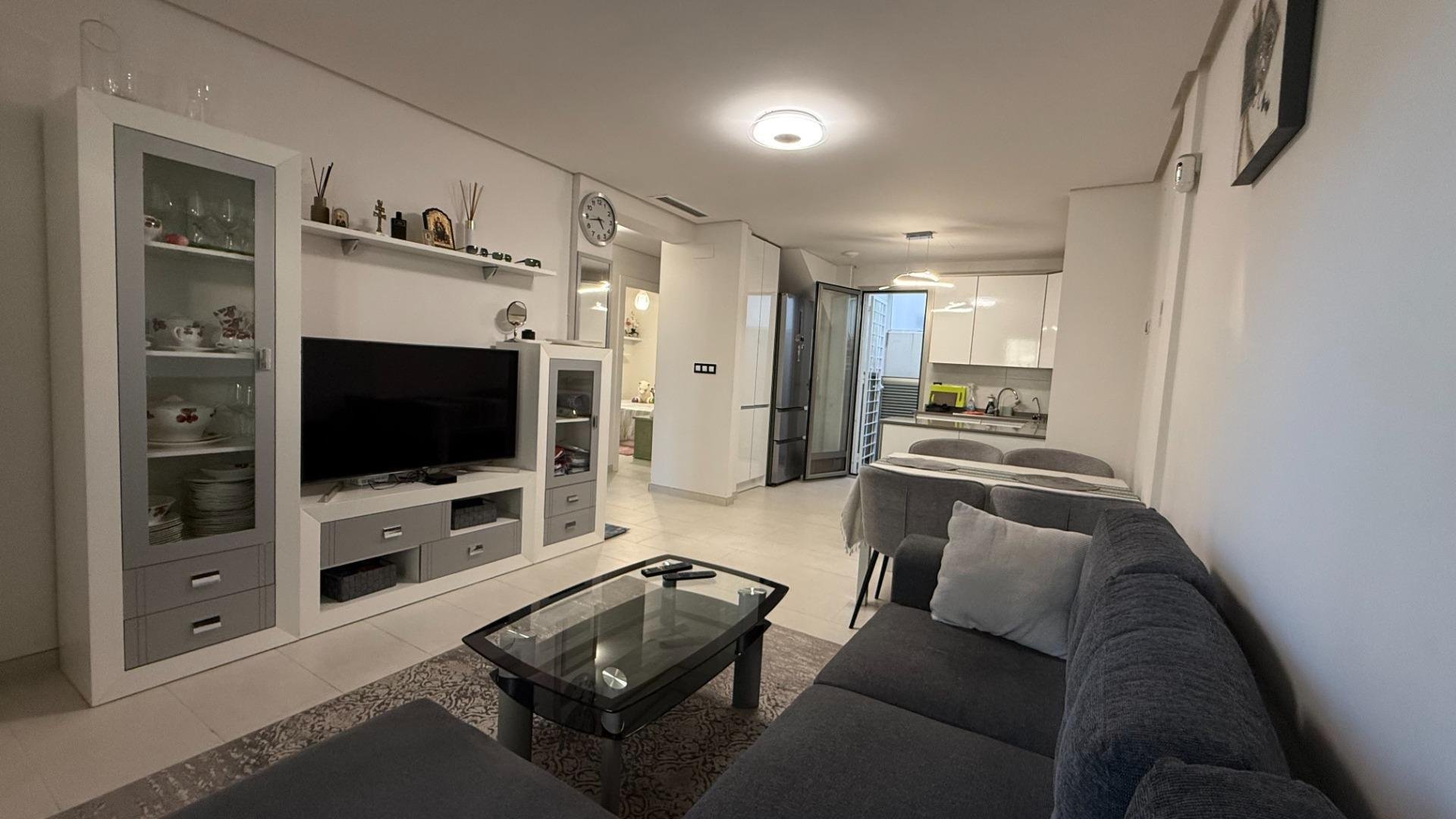 Apartamento en Torrevieja, Alicante, España 3 dormitorios, 99 m2 No. 144362