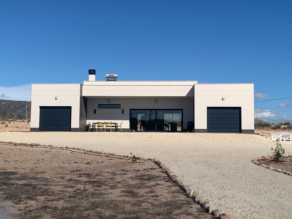 Villa in Pinoso, Alicante, Spain 4 bedrooms, 165 sq.m. No. 170567