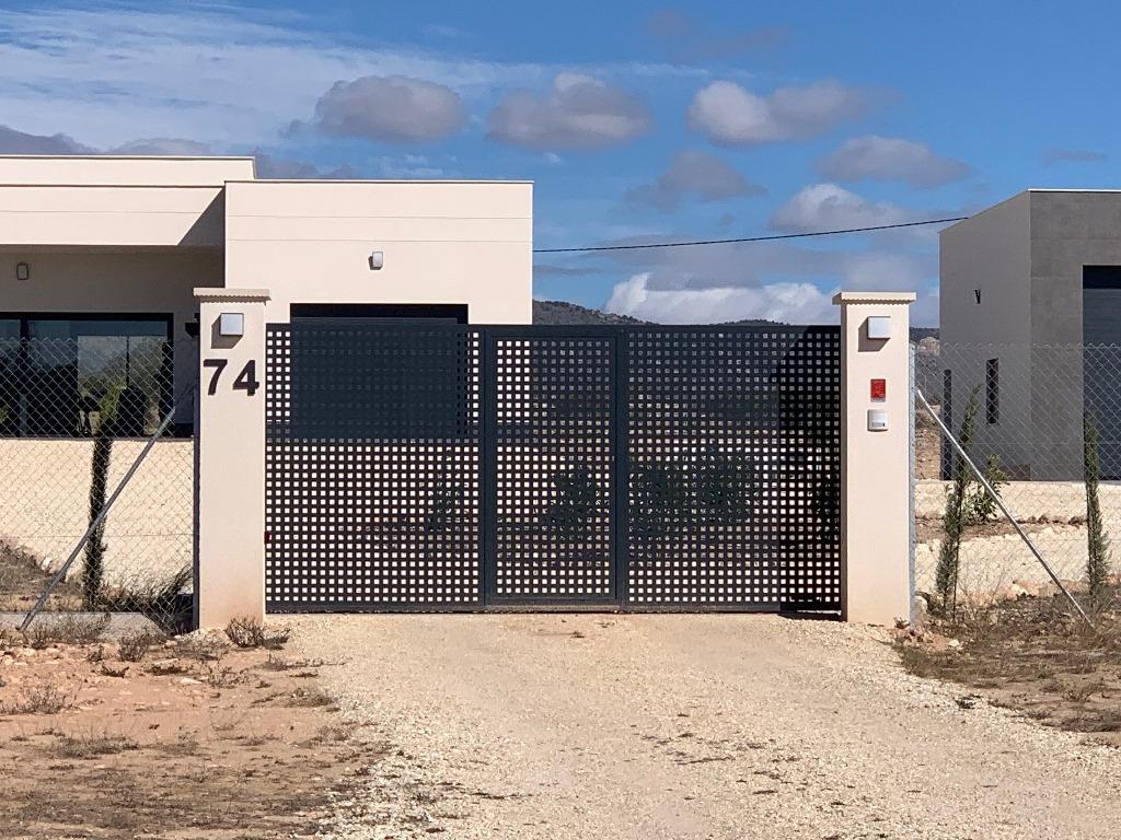 Villa in Pinoso, Alicante, Spain 4 bedrooms, 165 sq.m. No. 170567