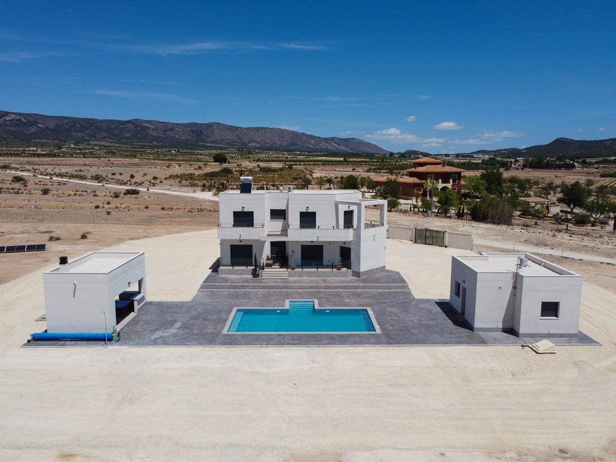 Villa en Pinoso, Alicante, España 4 dormitorios, 180 m2 No. 170566