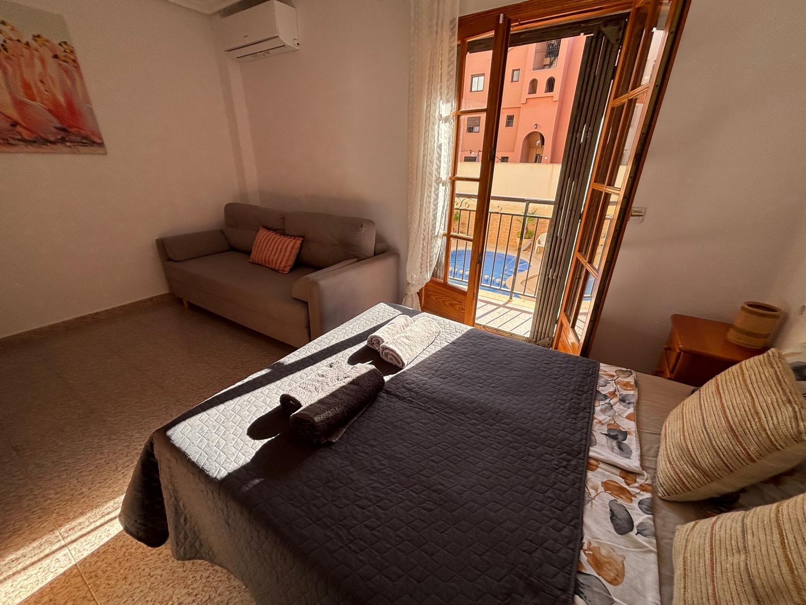 Apartment à Torrevieja, Alicante, Espagne 1 chambre, 76.01 m2 No. 178265