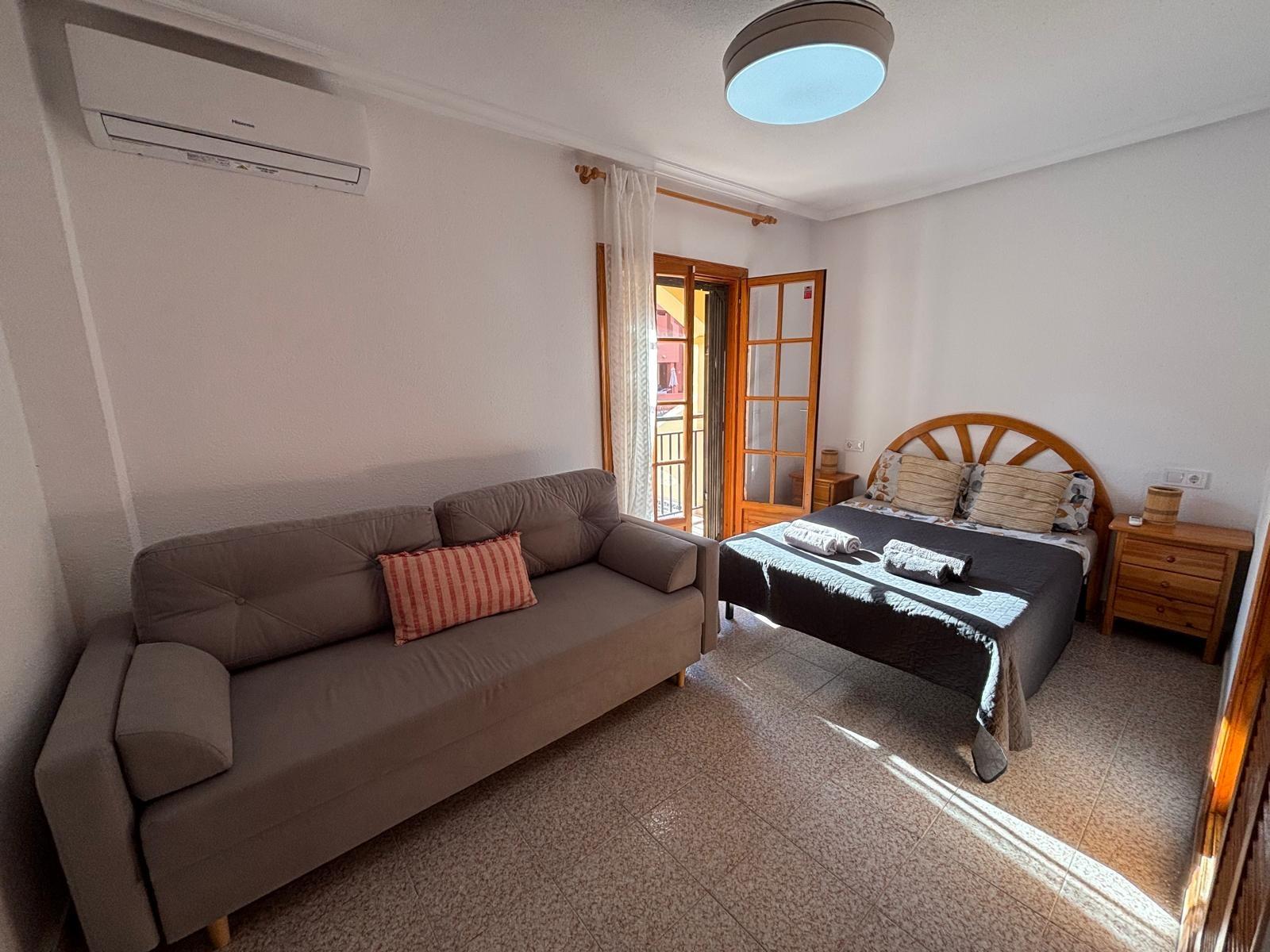 Apartment à Torrevieja, Alicante, Espagne 1 chambre, 76.01 m2 No. 178265