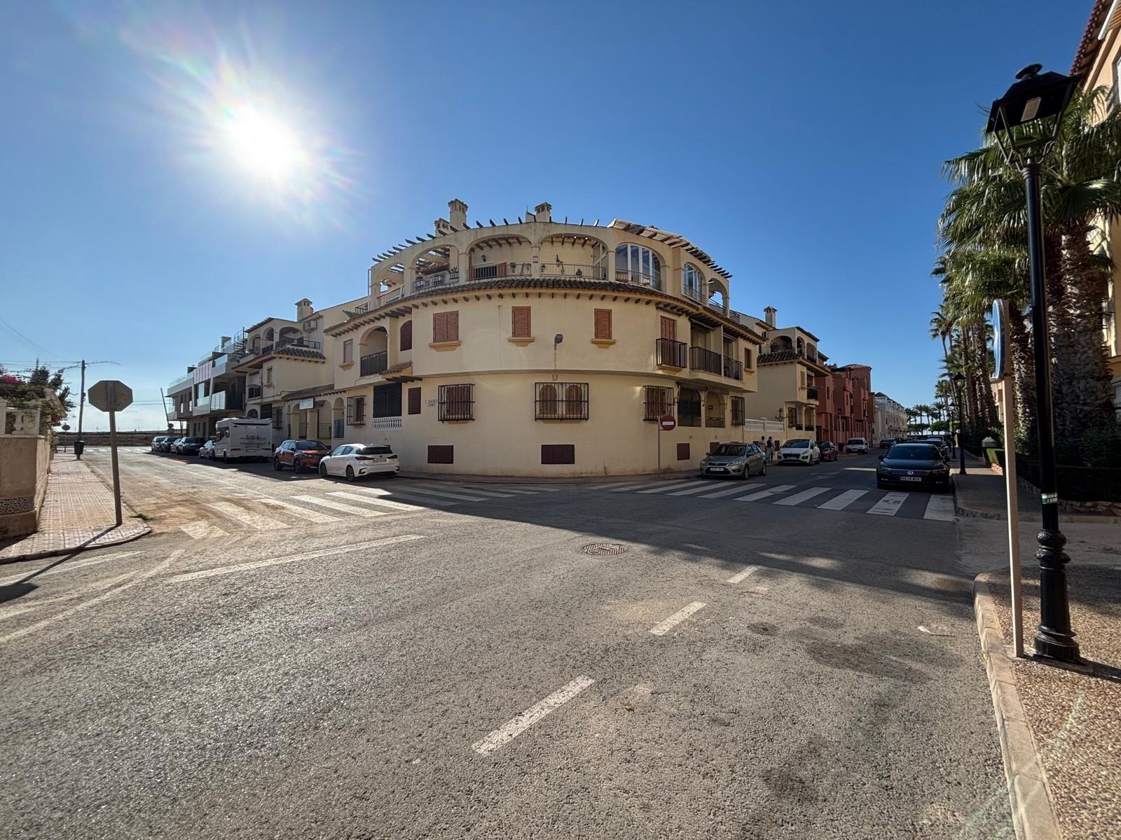 Apartment à Torrevieja, Alicante, Espagne 1 chambre, 76.01 m2 No. 178265
