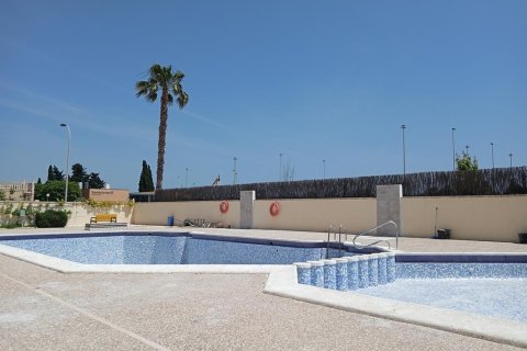 Townhouse in Torrevieja, Alicante, Spain 3 bedrooms, 74 sq.m. No. 189470