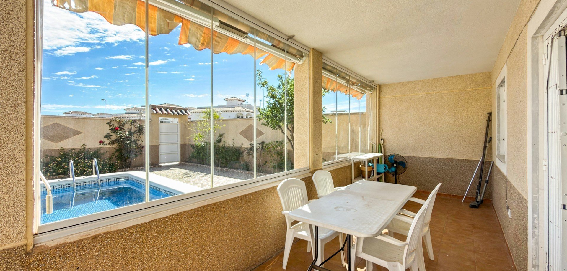 Apartamento en Alicante, España 3 dormitorios, 102 m2 No. 189471