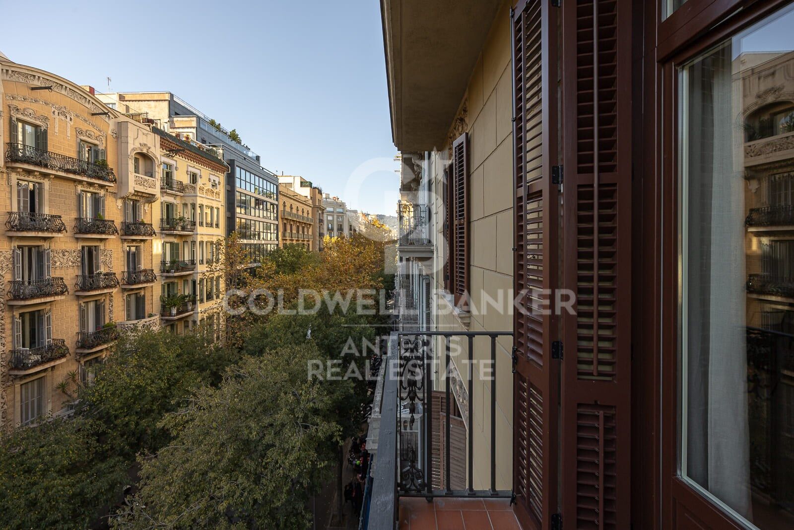 Apartament w Barcelona, Hiszpania 4 sypialnie, 231 mkw. nr 157181