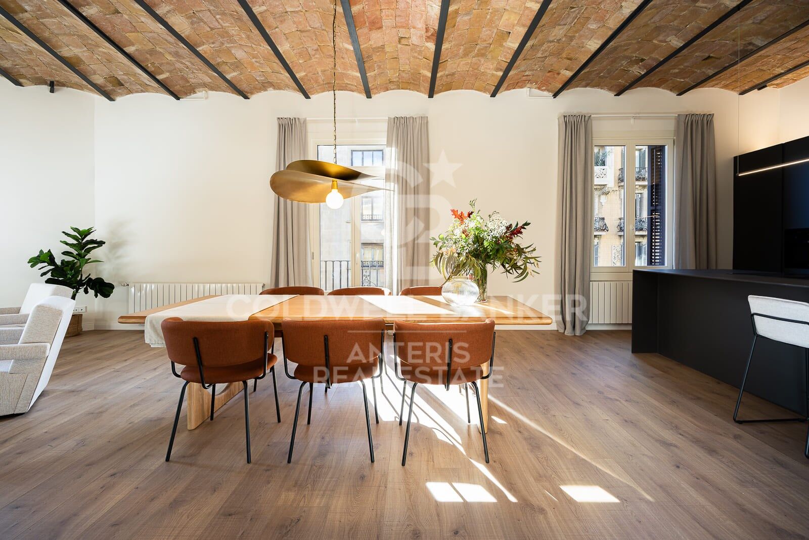Apartament w Barcelona, Hiszpania 4 sypialnie, 231 mkw. nr 157181